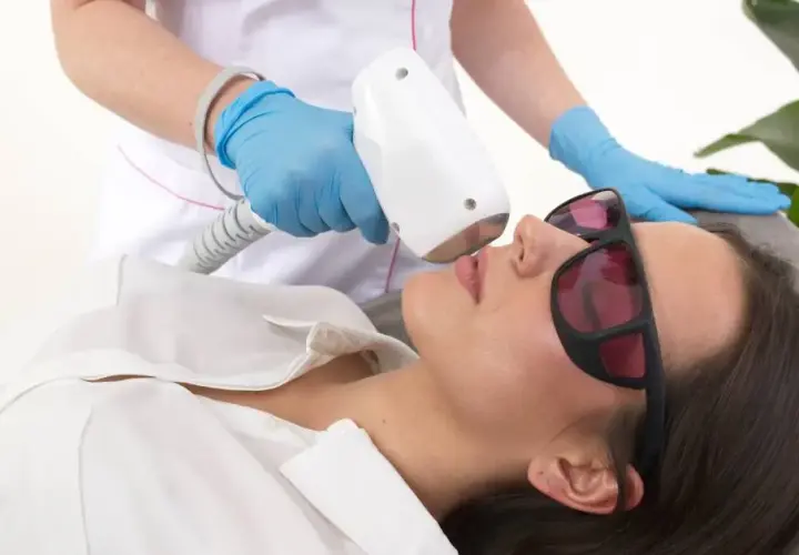 Ile kosztuje depilacja laserowa wąsika? Ceny w różnych salonach