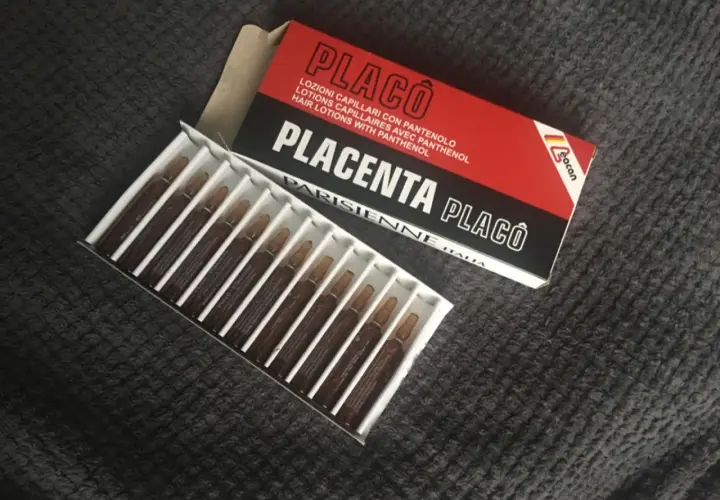 Pudełko z ampułkami Placo-Placenta, płynem do włosów z pantenolem.
