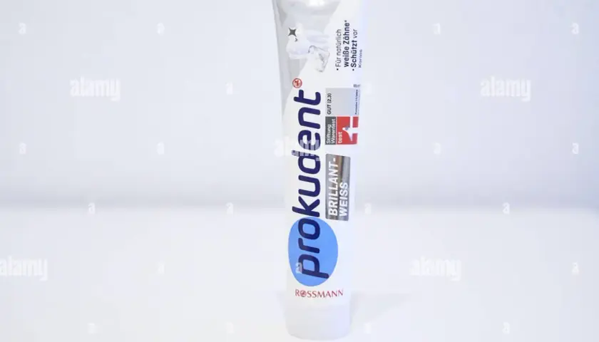 Pasta do zębów Prokudent Brillant-Weiss dla naturalnie białych zębów, chroni przed próchnicą. Rossmann.