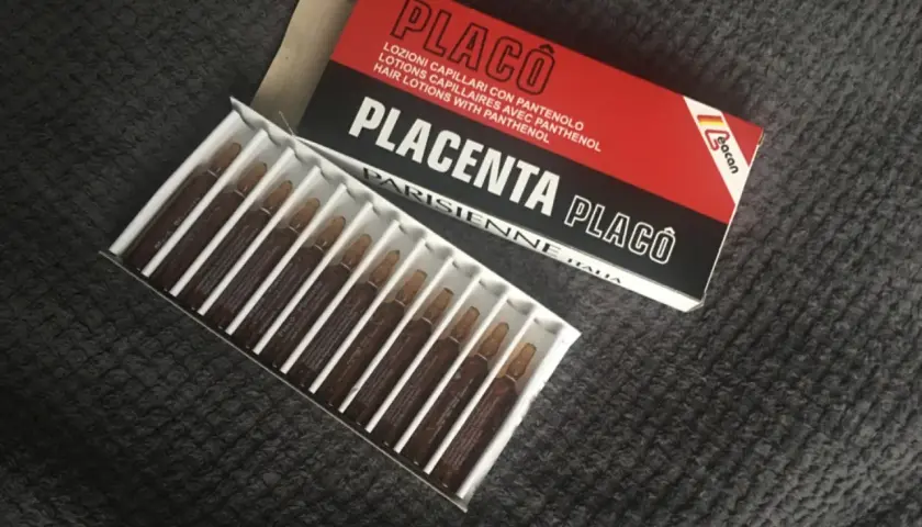 Pudełko z ampułkami Placo-Placenta, płynem do włosów z pantenolem.