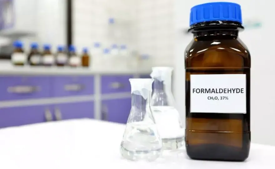 Formaldehyd w kosmetykach - jak rozpoznać ukryte składniki w INCI?