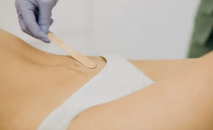 Jak długo utrzymuje się depilacja bikini woskiem? Fakty i porady