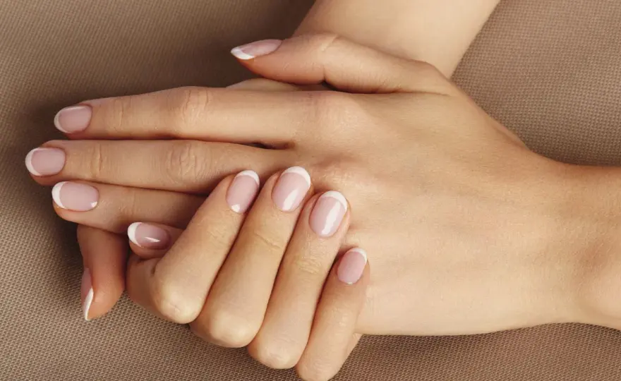 Manicure biologiczny - delikatna pielęgnacja paznokci bez cążek