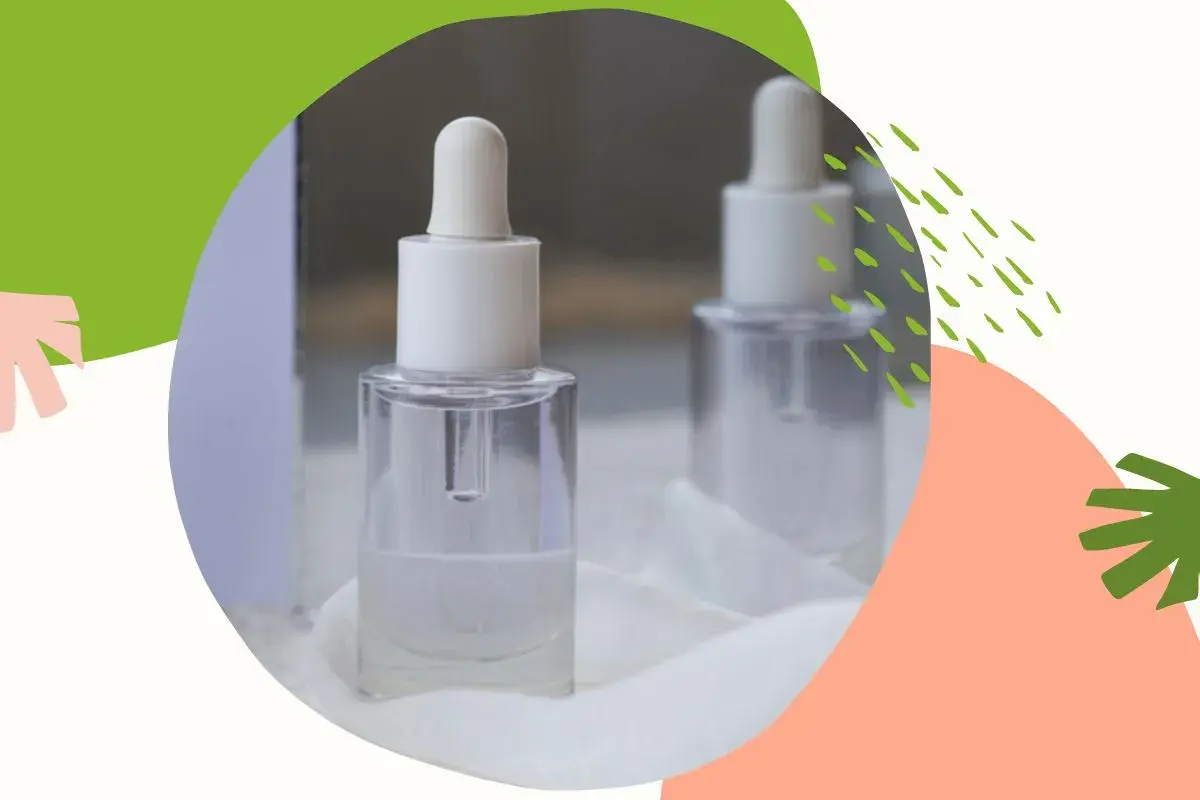 Szklane buteleczki z pipetką, idealne do przechowywania serum z hexyl cinnamal. Delikatne, naturalne składniki dla Twojej skóry.